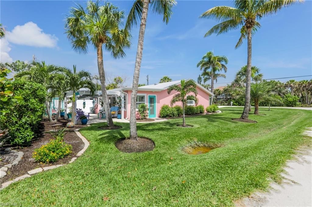 1657 Atlanta Plaza Dr, Sanibel, FL 33957 Photo
