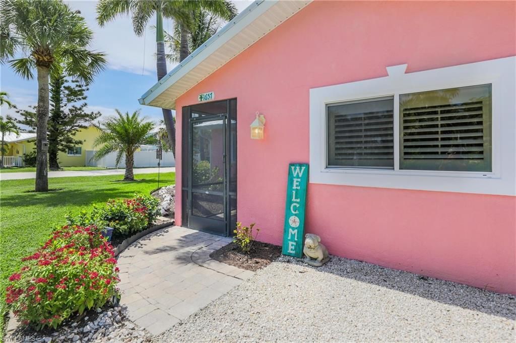 1657 Atlanta Plaza Dr, Sanibel, FL 33957 Photo
