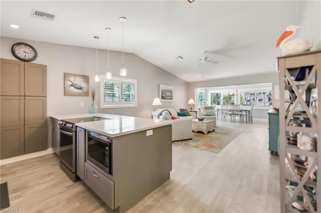 1657 Atlanta Plaza Dr, Sanibel, FL 33957 Photo
