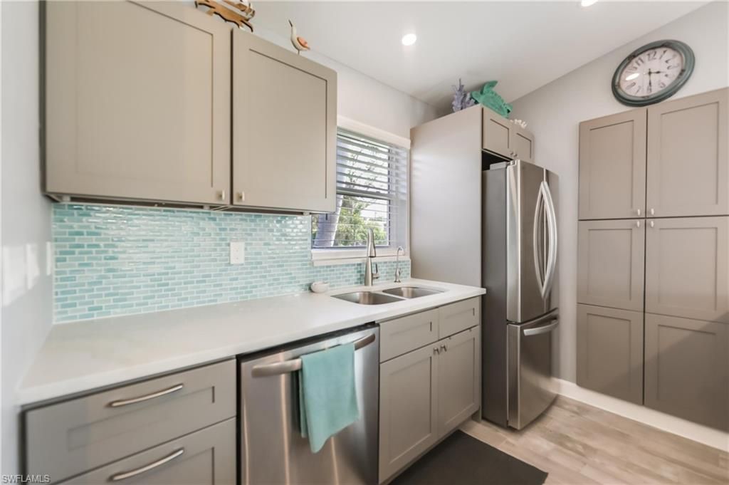 1657 Atlanta Plaza Dr, Sanibel, FL 33957 Photo