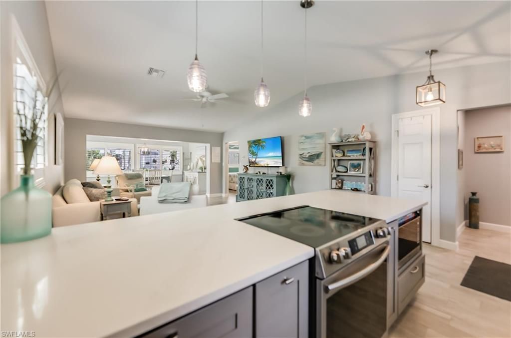 1657 Atlanta Plaza Dr, Sanibel, FL 33957 Photo