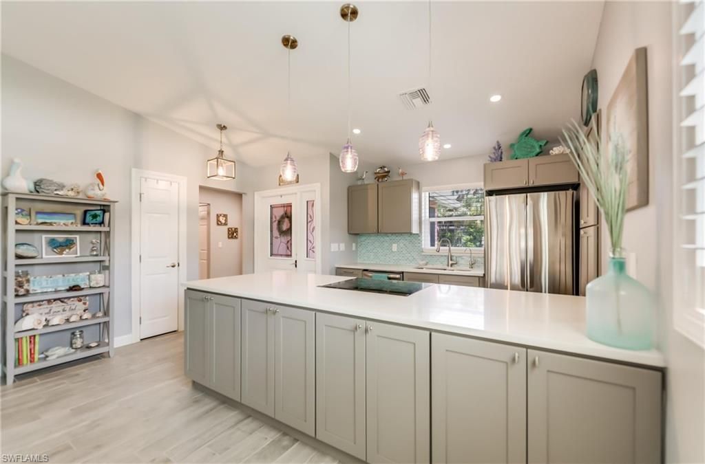 1657 Atlanta Plaza Dr, Sanibel, FL 33957 Photo