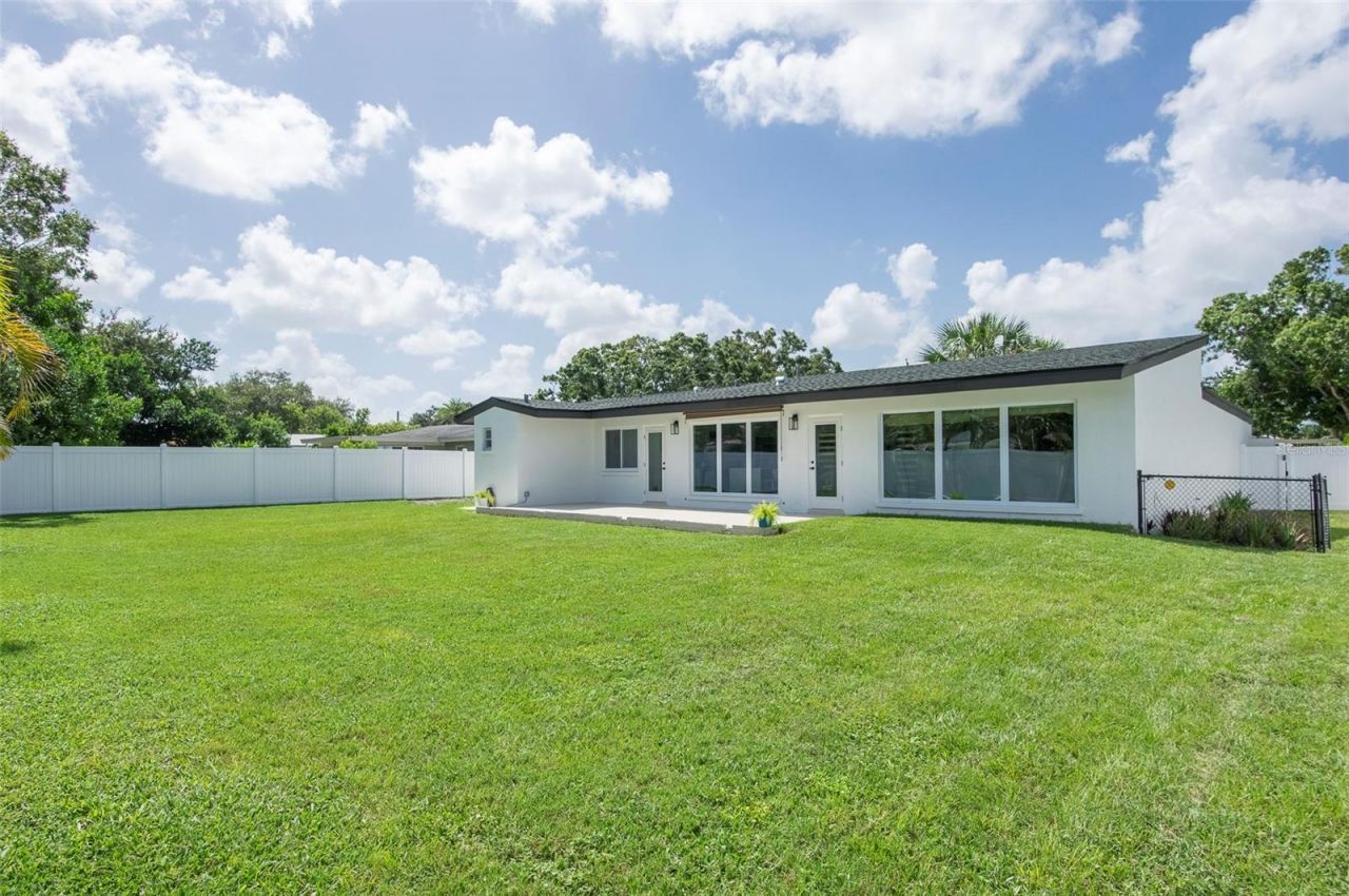 2713 Renatta Drive, Belleair Bluffs, FL 33770 Photo