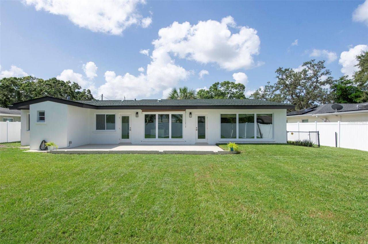 2713 Renatta Drive, Belleair Bluffs, FL 33770 Photo