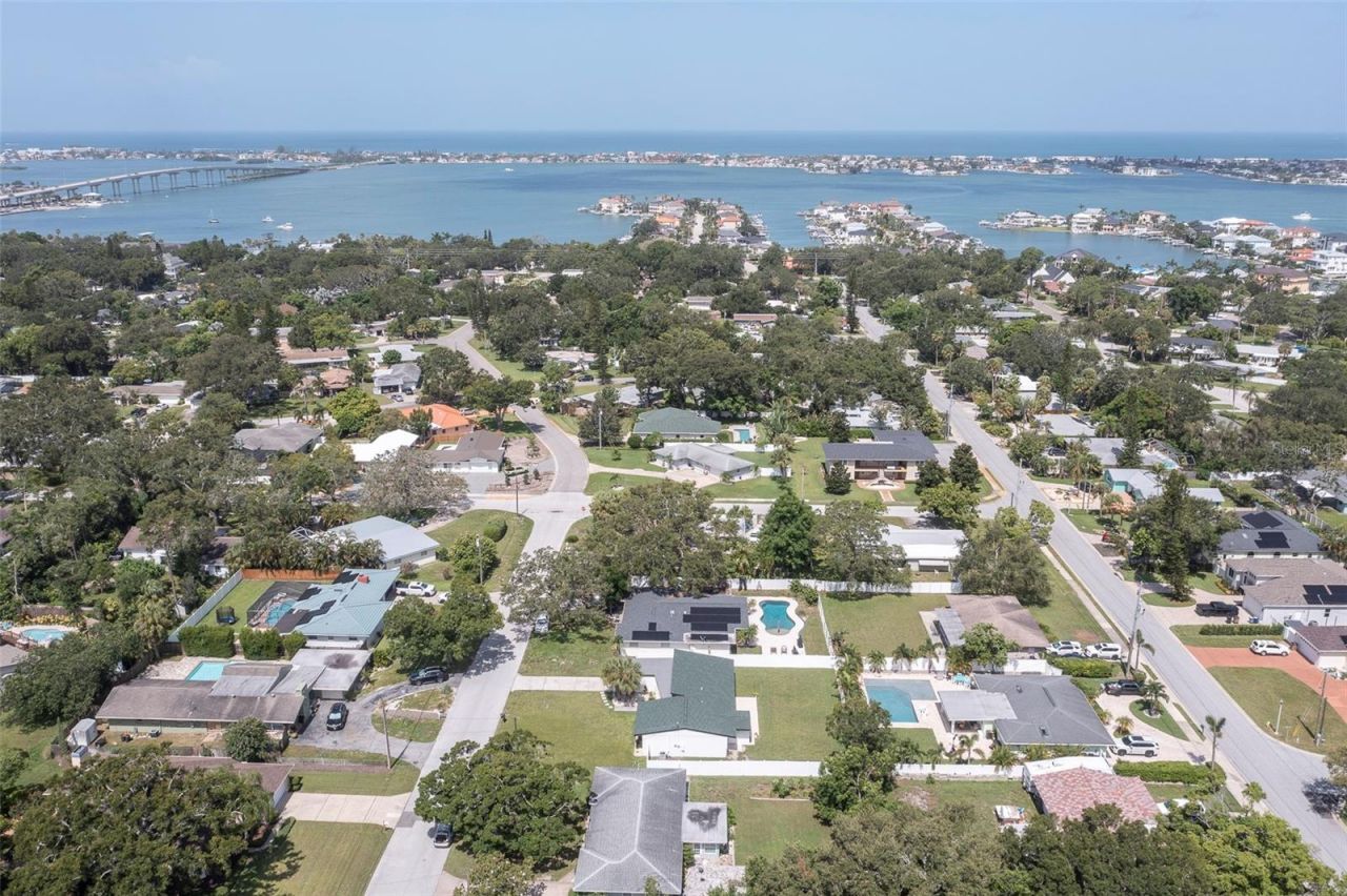 2713 Renatta Drive, Belleair Bluffs, FL 33770 Photo