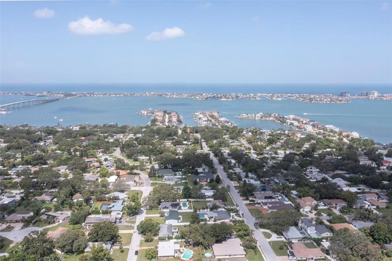 2713 Renatta Drive, Belleair Bluffs, FL 33770 Photo