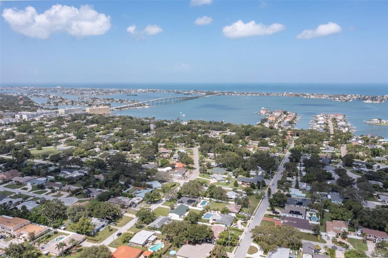 2713 Renatta Drive, Belleair Bluffs, FL 33770 Photo