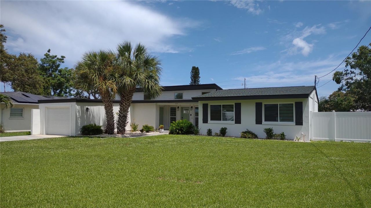 2713 Renatta Drive, Belleair Bluffs, FL 33770 Photo