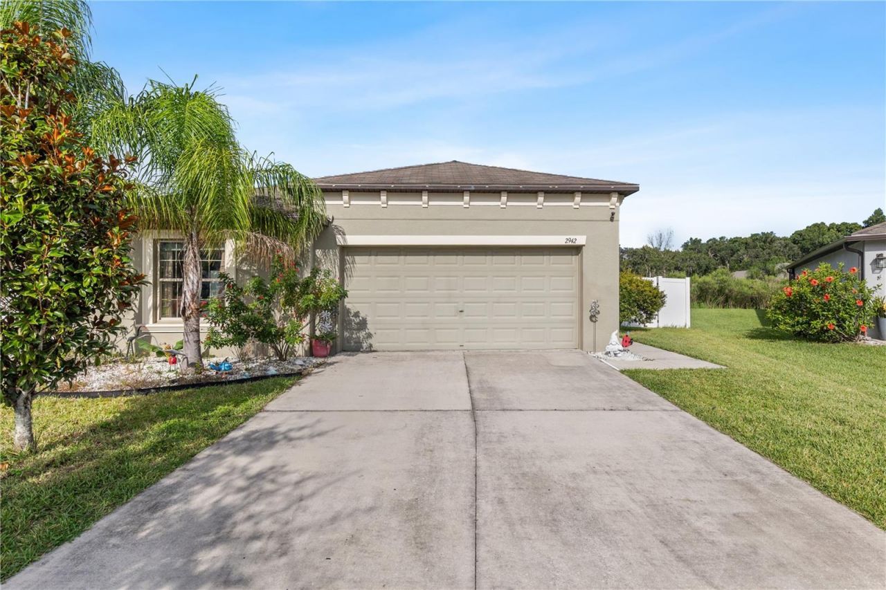 2942 Moulden Hollow Drive Zephyrhills - 1