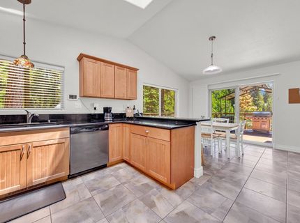 126 Peninsula Drive, Lake Almanor, CA 96137 Photo