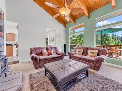 126 Peninsula Drive, Lake Almanor, CA 96137 Photo