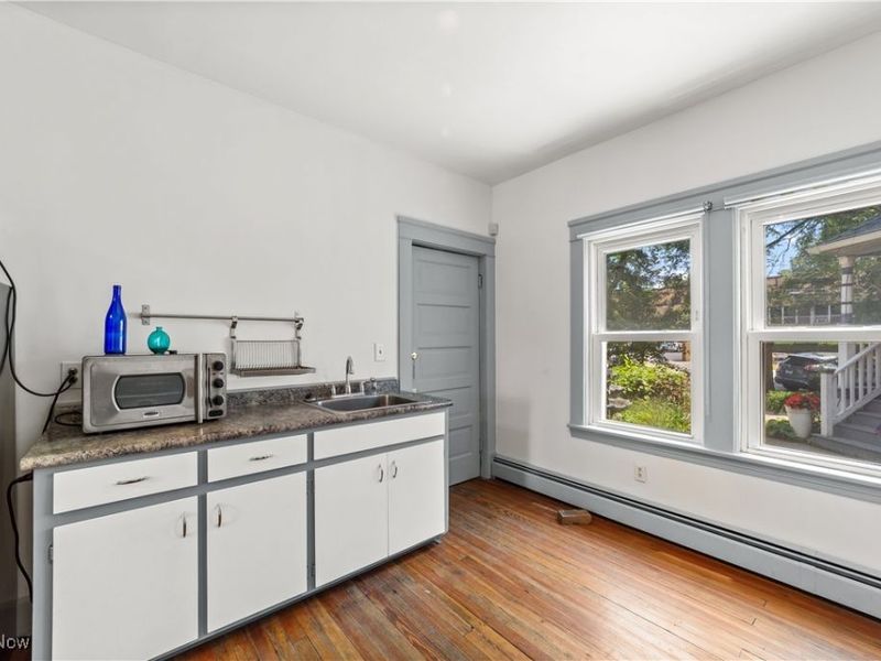 2280 W 10th Street, Cleveland, OH 44113 Photo 10