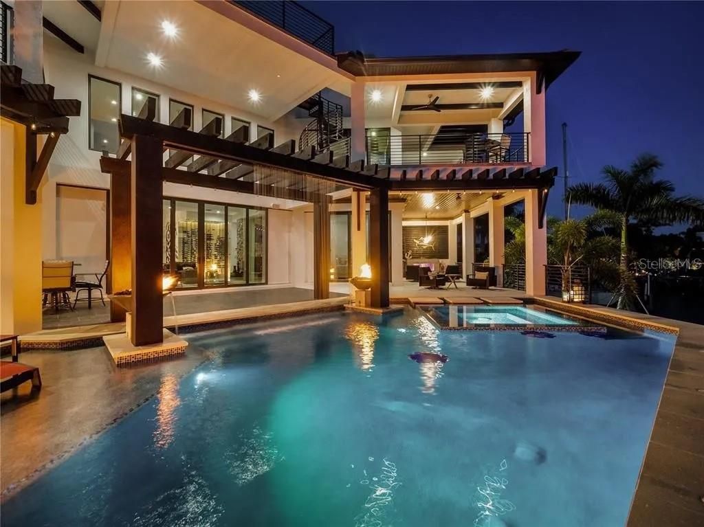 206 6th Street E, Tierra Verde, FL 33715 Photo