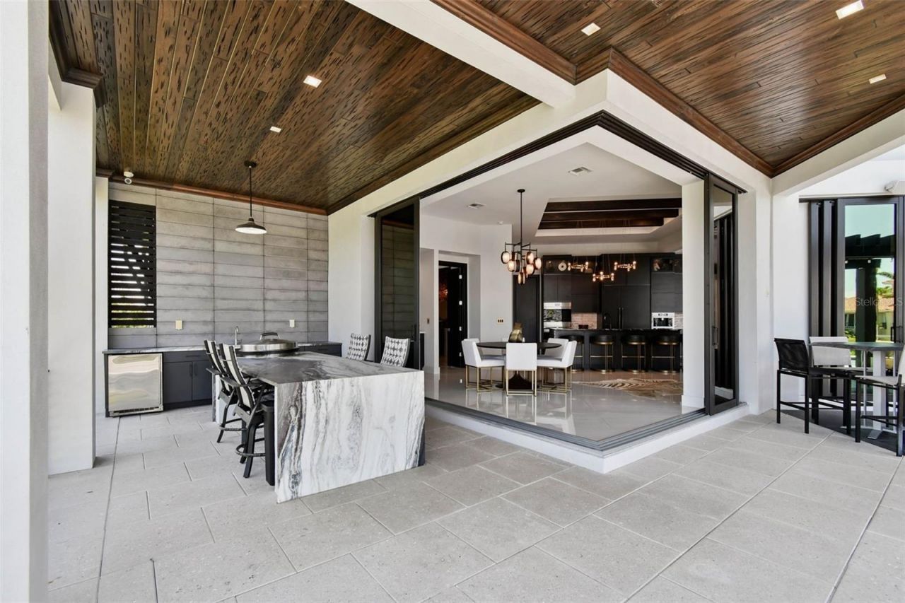 206 6th Street E, Tierra Verde, FL 33715 Photo