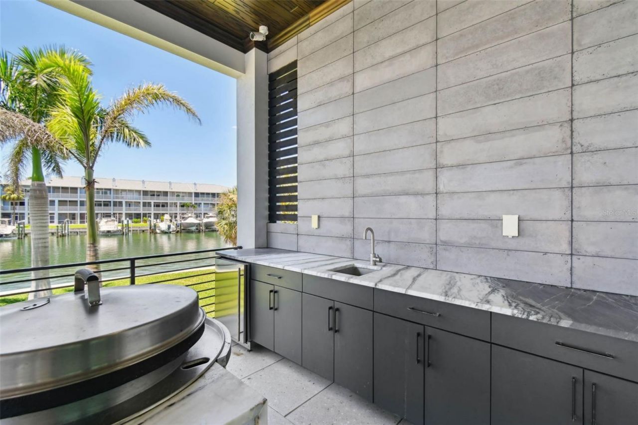 206 6th Street E, Tierra Verde, FL 33715 Photo