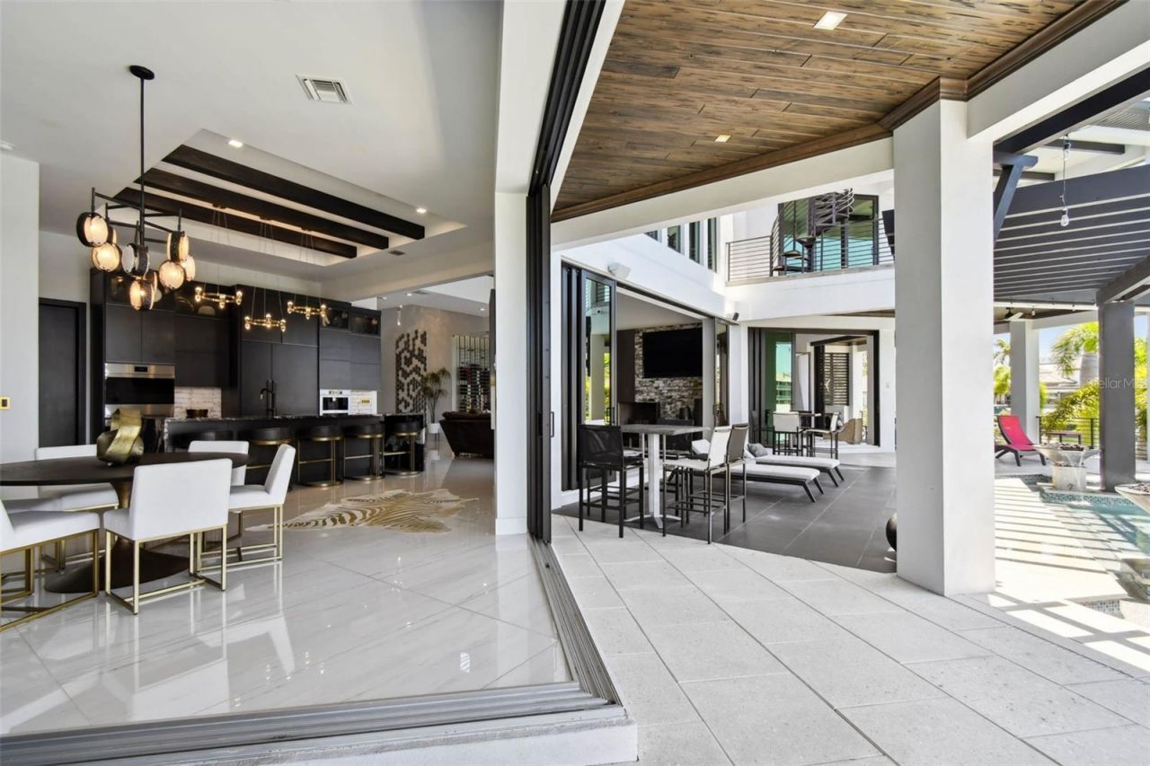 206 6th Street E, Tierra Verde, FL 33715 Photo