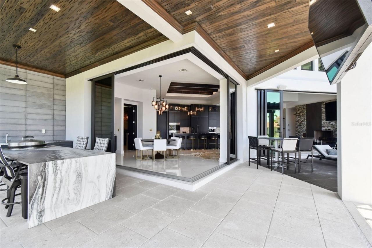 206 6th Street E, Tierra Verde, FL 33715 Photo