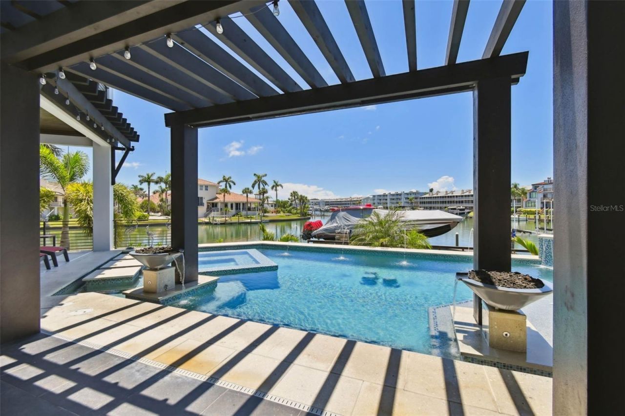 206 6th Street E, Tierra Verde, FL 33715 Photo