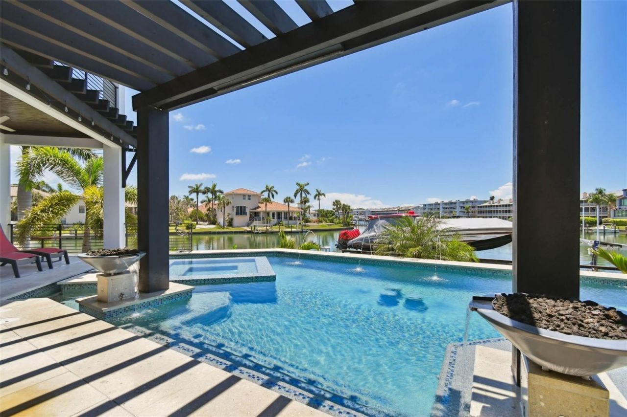 206 6th Street E, Tierra Verde, FL 33715 Photo