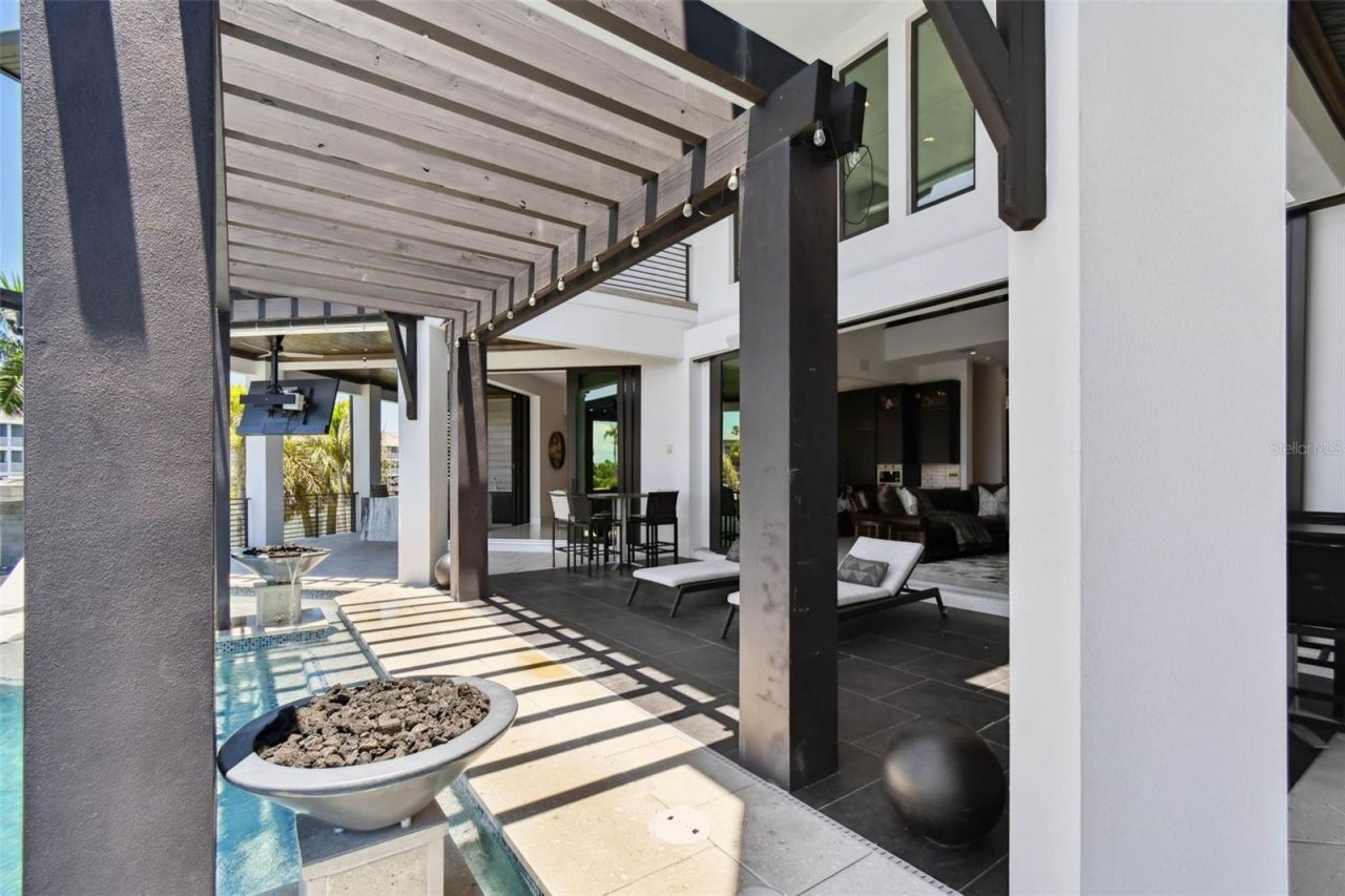 206 6th Street E, Tierra Verde, FL 33715 Photo