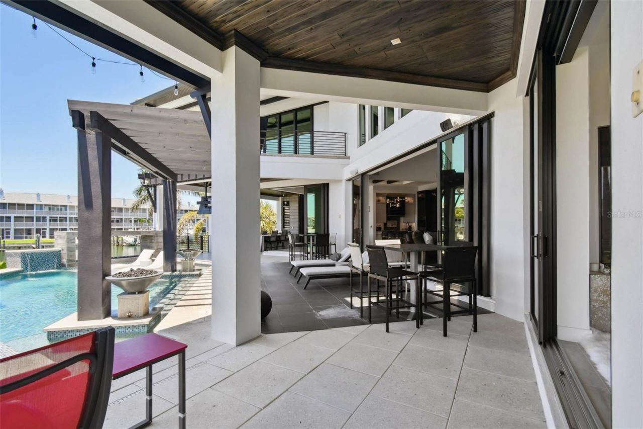 206 6th Street E, Tierra Verde, FL 33715 Photo