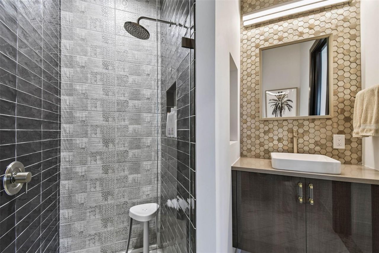 206 6th Street E, Tierra Verde, FL 33715 Photo