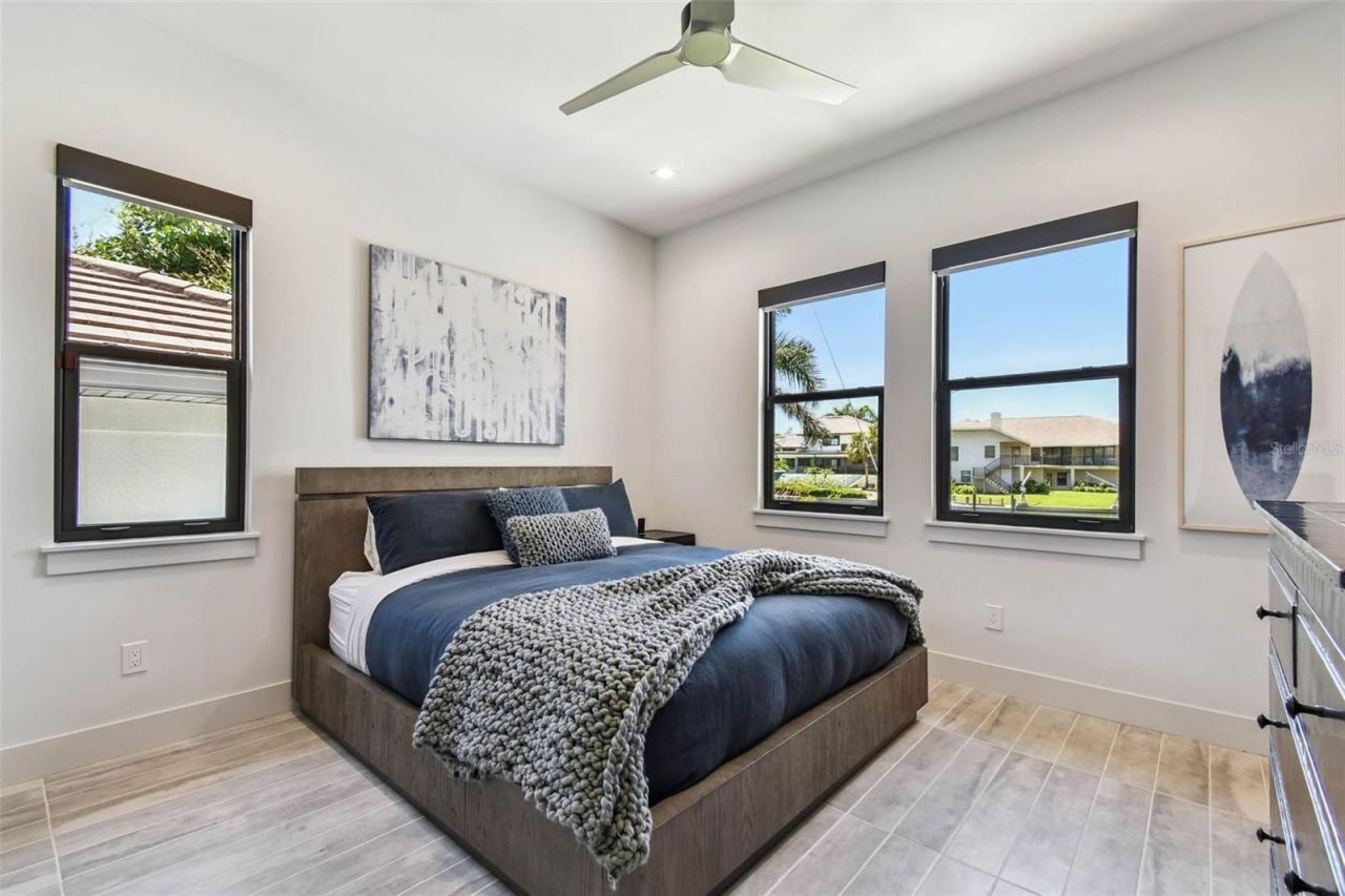 206 6th Street E, Tierra Verde, FL 33715 Photo