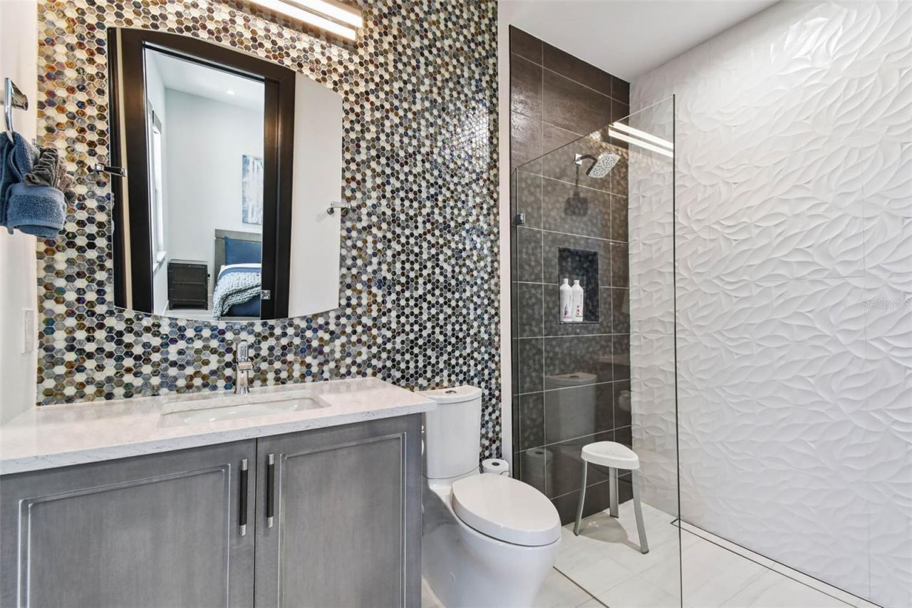 206 6th Street E, Tierra Verde, FL 33715 Photo