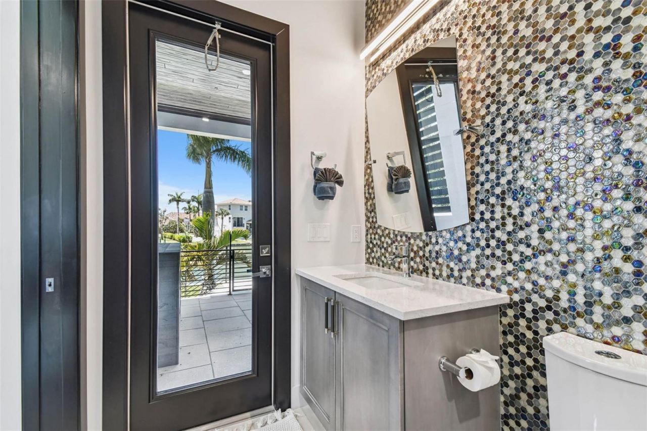 206 6th Street E, Tierra Verde, FL 33715 Photo