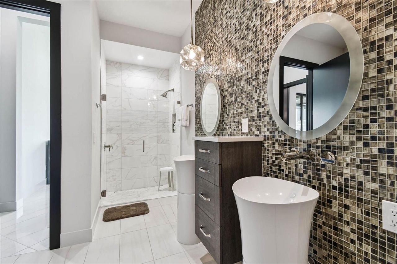 206 6th Street E, Tierra Verde, FL 33715 Photo