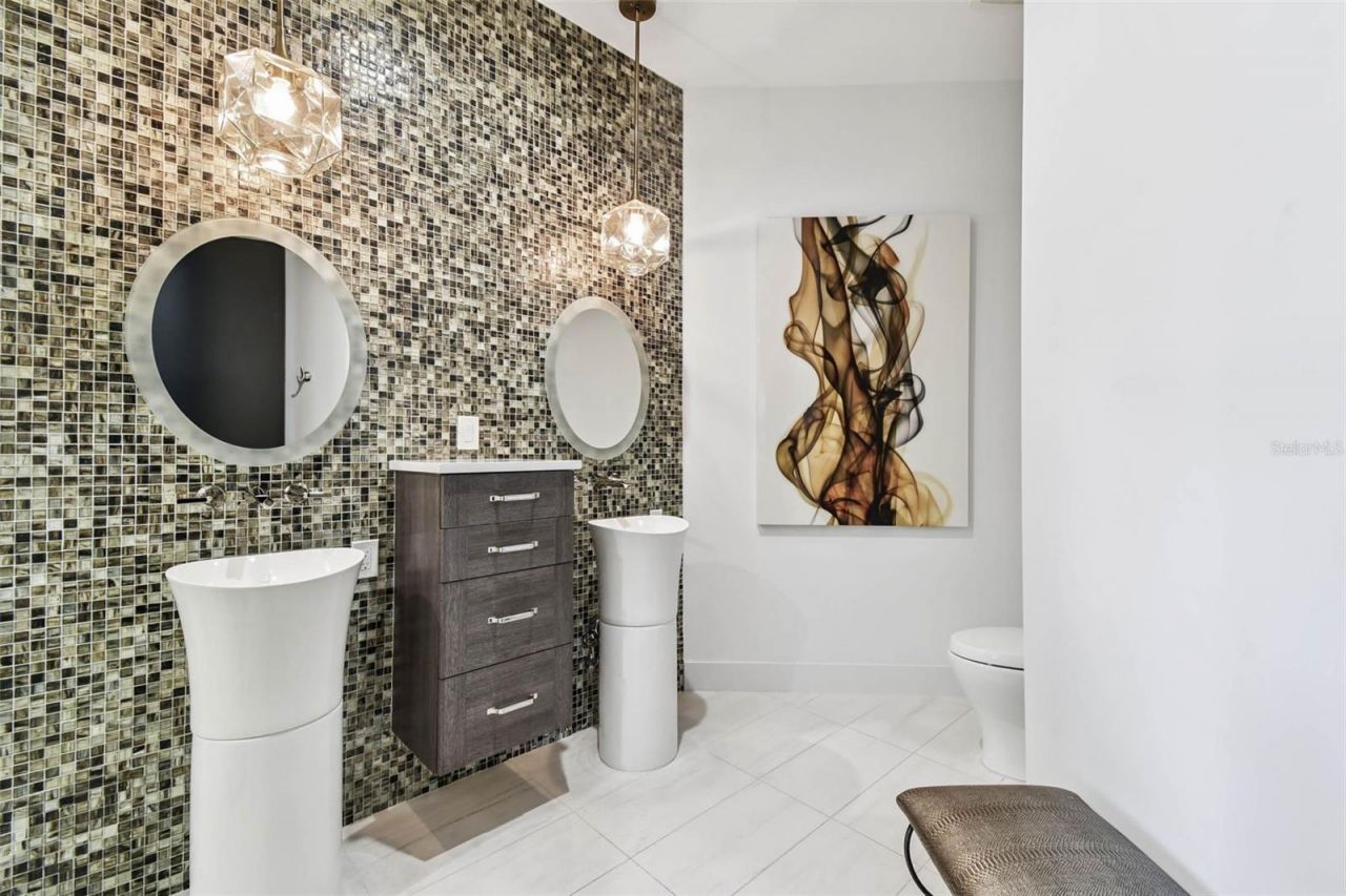 206 6th Street E, Tierra Verde, FL 33715 Photo