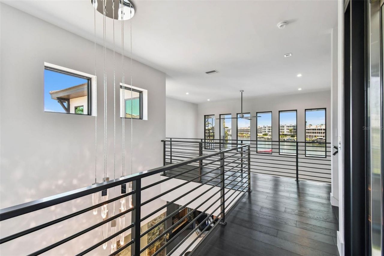 206 6th Street E, Tierra Verde, FL 33715 Photo