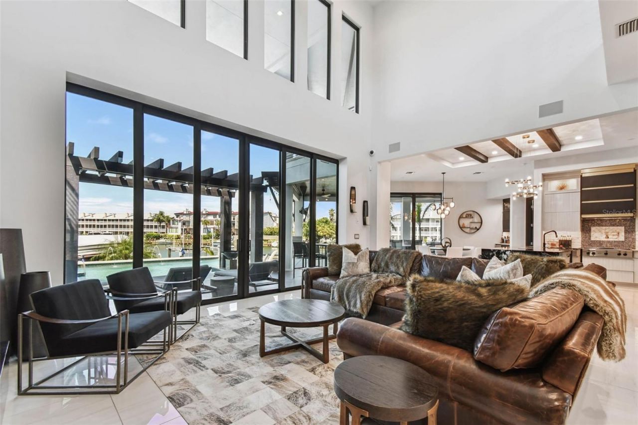 206 6th Street E, Tierra Verde, FL 33715 Photo