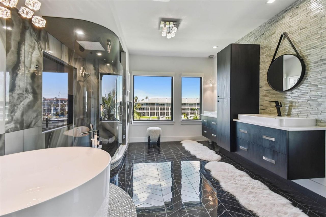 206 6th Street E, Tierra Verde, FL 33715 Photo