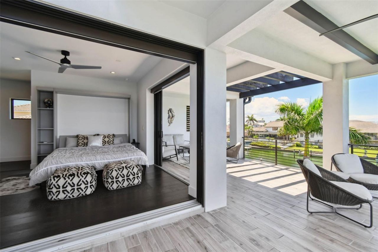 206 6th Street E, Tierra Verde, FL 33715 Photo