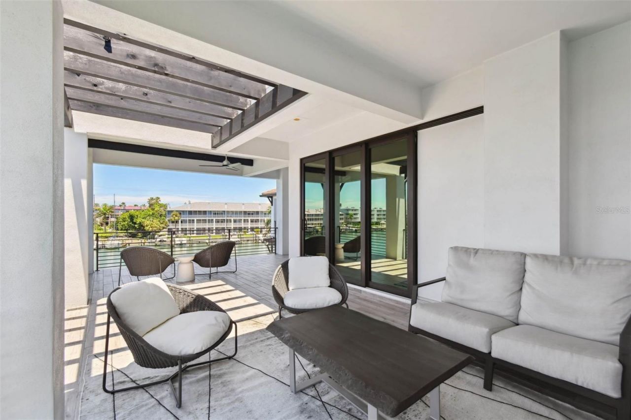 206 6th Street E, Tierra Verde, FL 33715 Photo