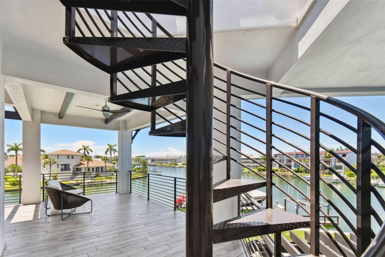 206 6th Street E, Tierra Verde, FL 33715 Photo