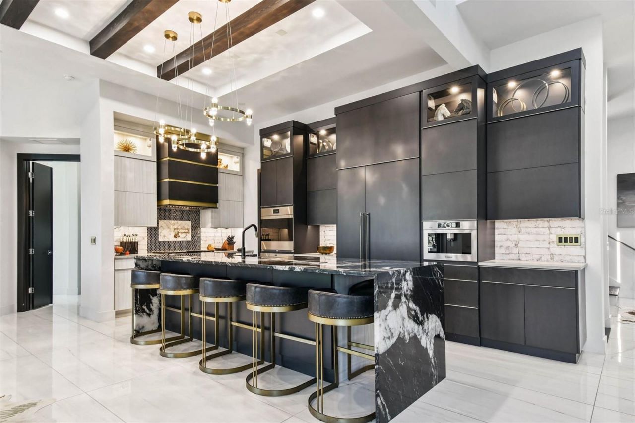 206 6th Street E, Tierra Verde, FL 33715 Photo