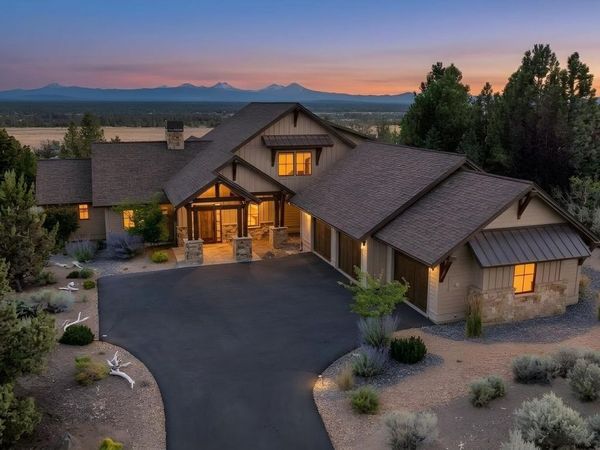 15673 SW Mecate Lane, Powell Butte, OR 97753