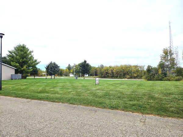 11615 E Bear SE, Unit 37, Alto, MI 49302