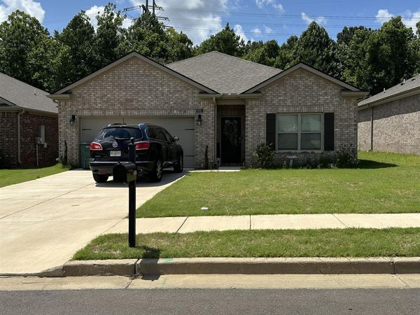 8781 MARY FRANCES DR, Southaven, MS 38671