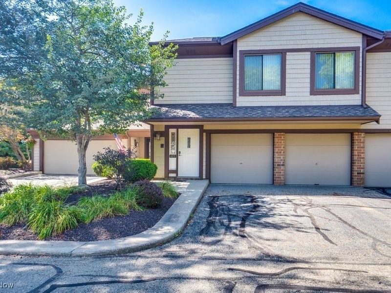 4579 Morgate Circle NW, Canton, OH 44708 Photo 2