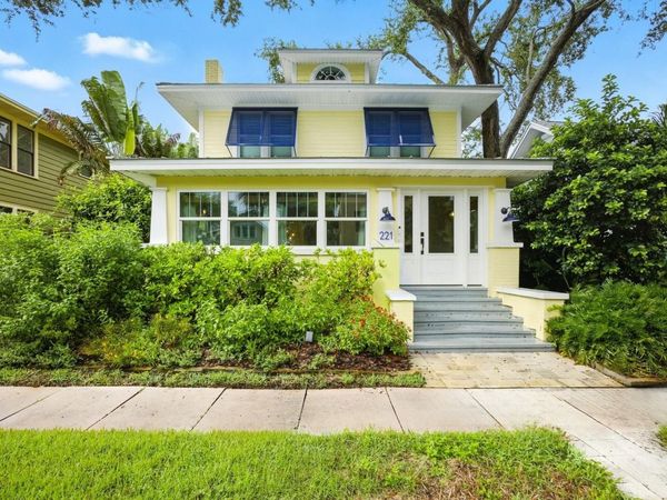 221 13TH AVENUE NE, ST PETERSBURG, FL 33701