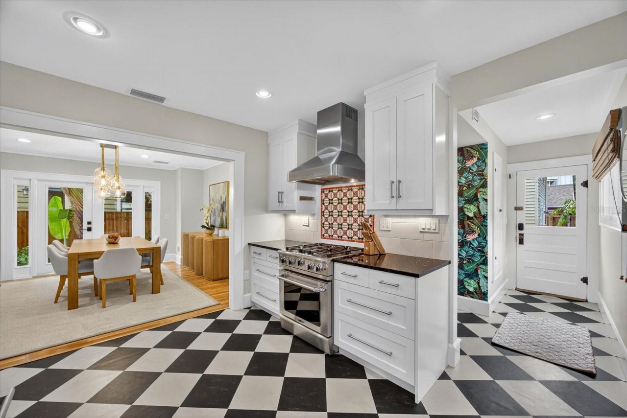 221 13th Avenue Ne, Saint Petersburg, FL 33701 Photo