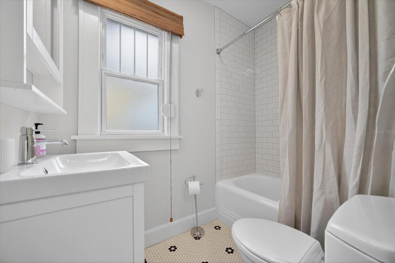 221 13th Avenue Ne, Saint Petersburg, FL 33701 Photo