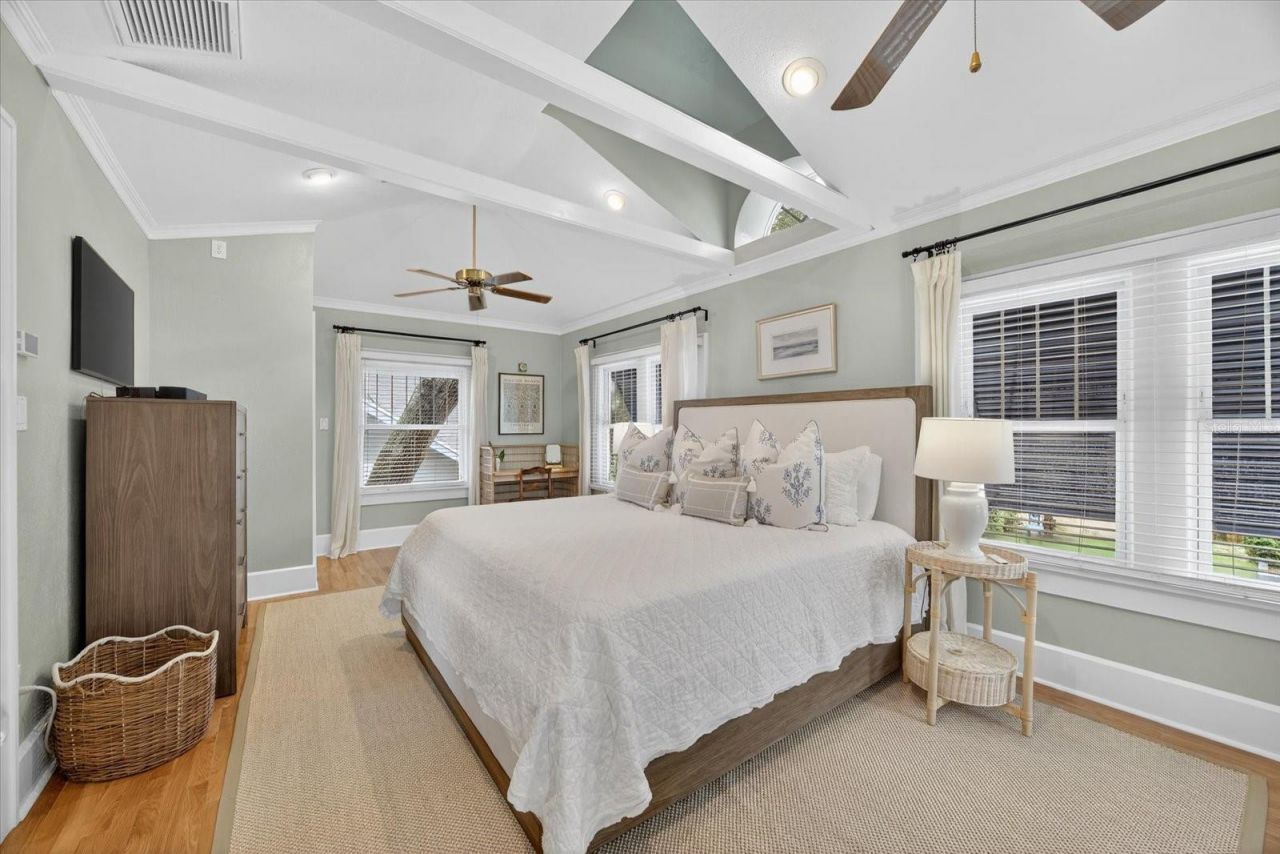 221 13th Avenue Ne, Saint Petersburg, FL 33701 Photo