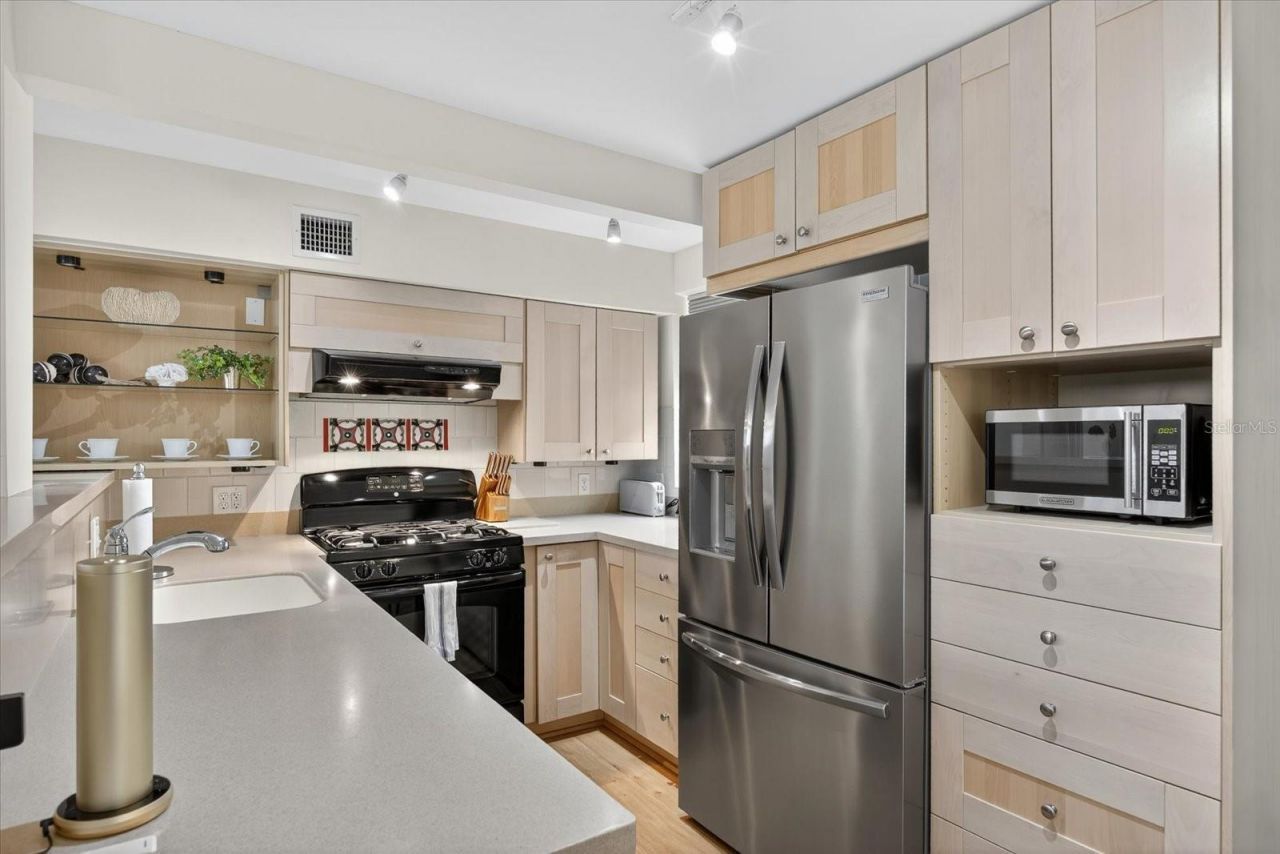 221 13th Avenue Ne, Saint Petersburg, FL 33701 Photo