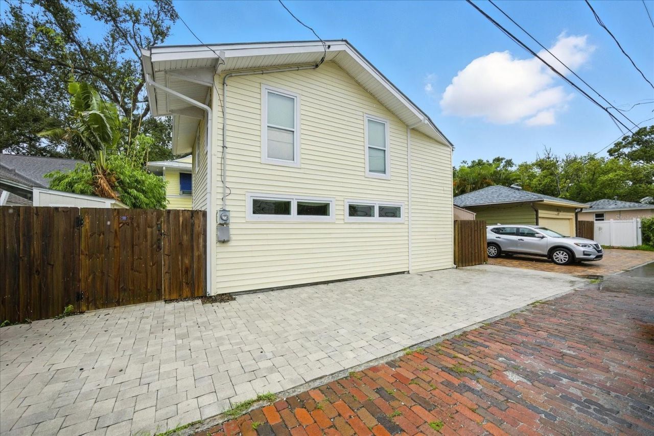 221 13th Avenue Ne, Saint Petersburg, FL 33701 Photo