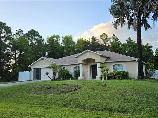 711 Epps Brown ST E, LEHIGH ACRES, FL 33974