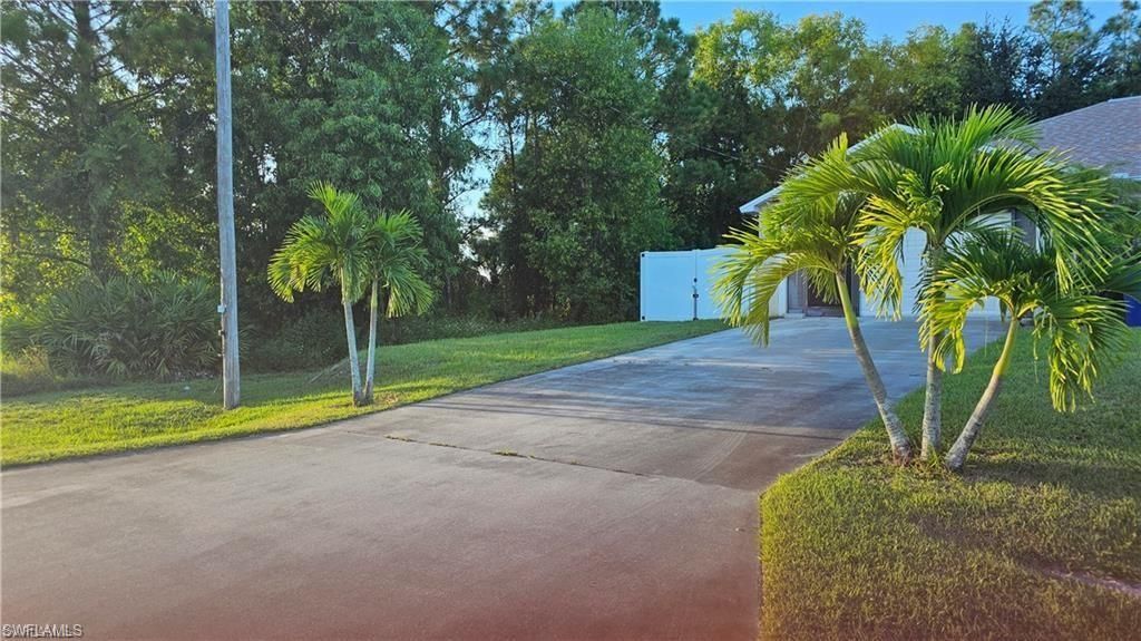 711 Epps Brown St E, Lehigh Acres, FL 33974 Photo